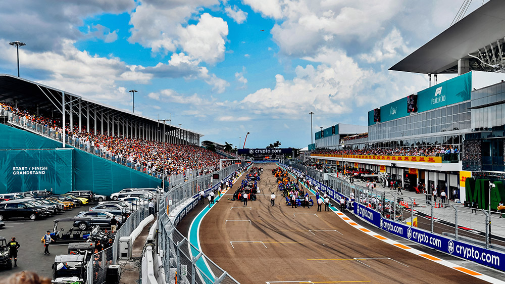 START / FINISH LINE SUITES