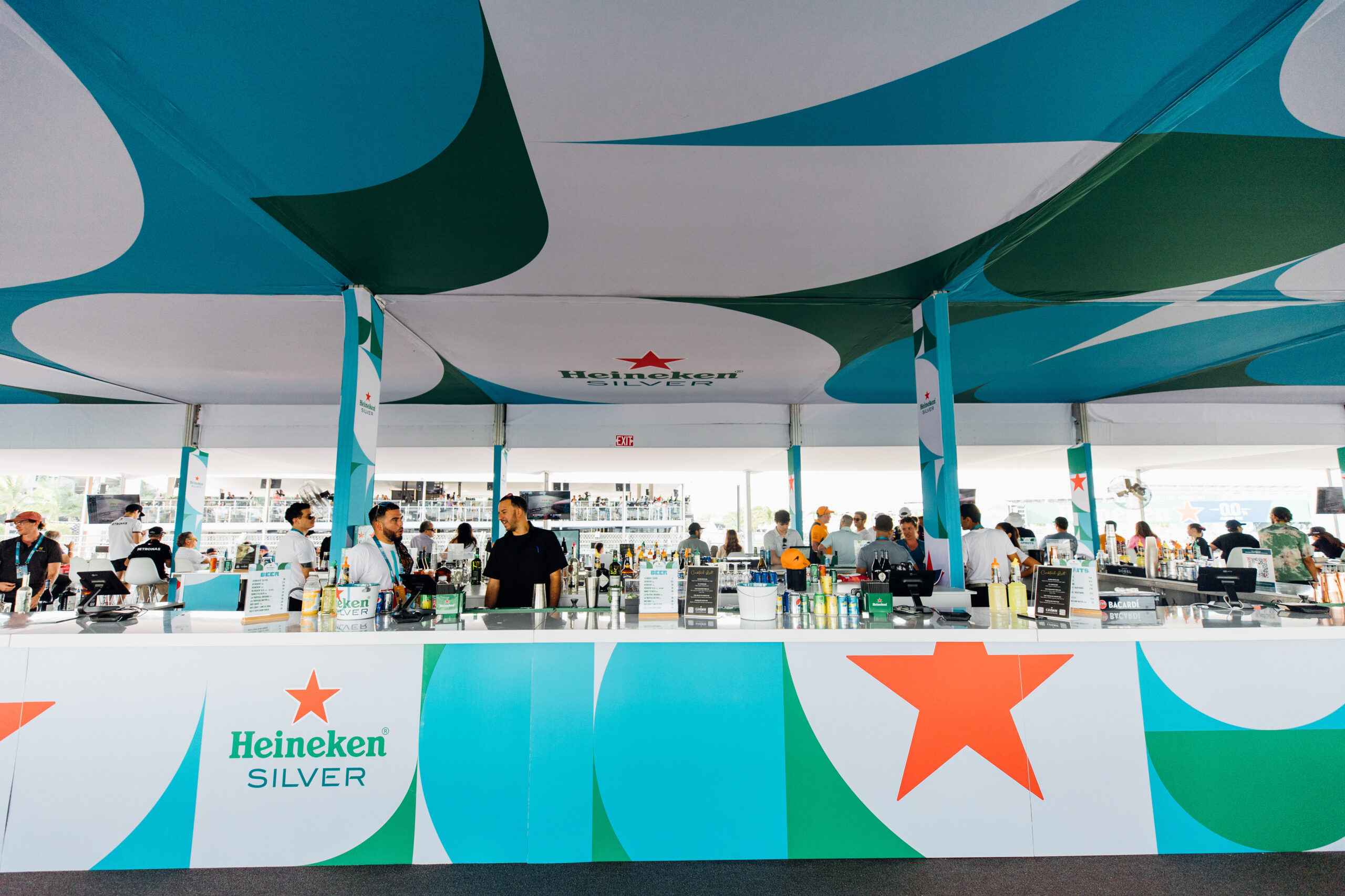 The Heineken Silver Veranda is positioned between two parallel areas of the track with panoramic views of a high-speed Turn 3 and a flat-out flowing straight.