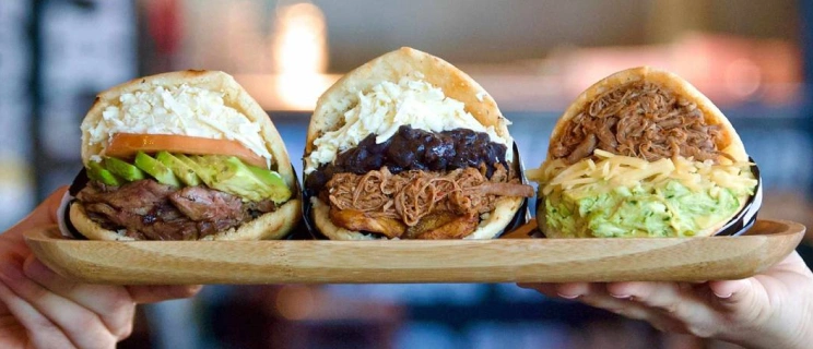 doggis-arepa-bar Doggi's Arepa Bar